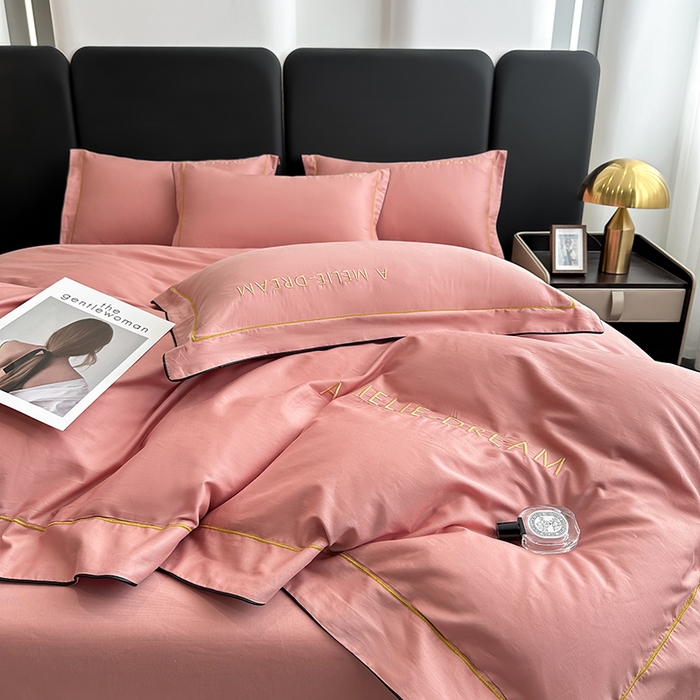 91家纺网 家纺一手货源 找家纺 宇彬家纺 2025新款直播热款13374全棉母婴级压线一字绣宽边枕套被套纯色滚边麻绳四件套贡缎新疆长绒 梦系列-奶油粉