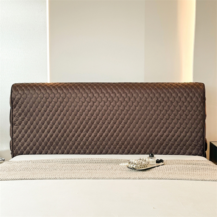 91家纺网 家纺一手货源 找家纺 情恒家纺 2025夏季款亮光布加厚双面用床头罩 深棕咖