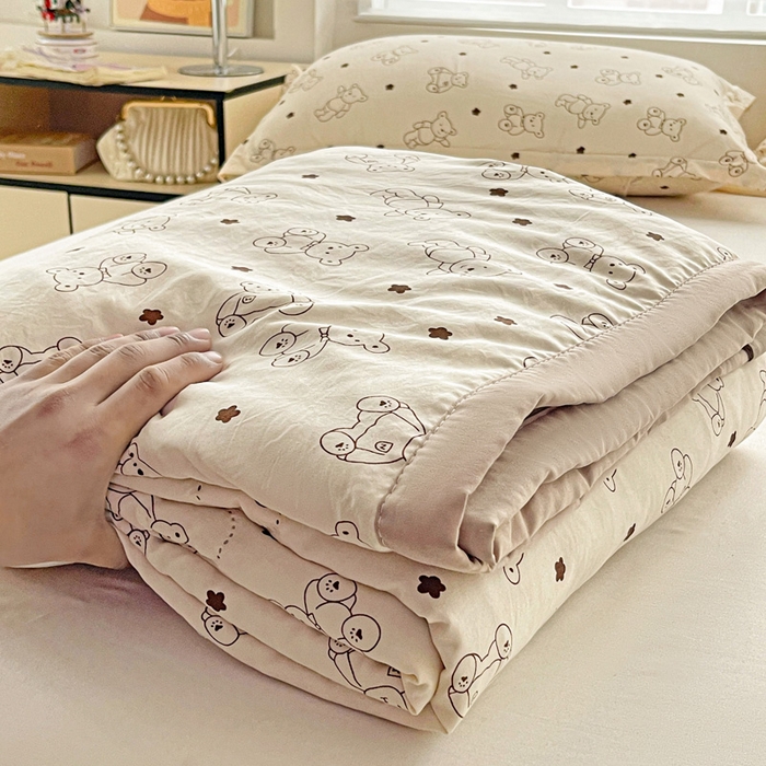 91家纺网 家纺一手货源 找家纺 富艺隆 2025新款水洗棉印花夏被 小熊院长