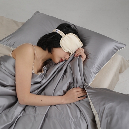 91家纺网 家纺一手货源 找家纺 CINNY馨宜 2025新款水光锦氨凉感夏被空调被 西风灰