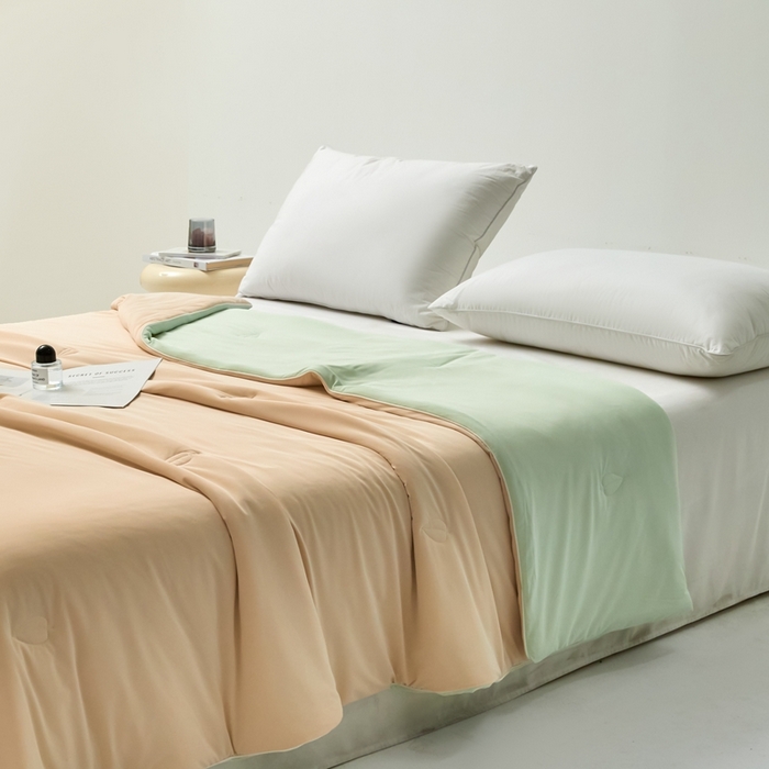 91家纺网 家纺一手货源 找家纺 欧邦 2025新款全消光冰皮凉感锦氨夏被 双拼-驼绿