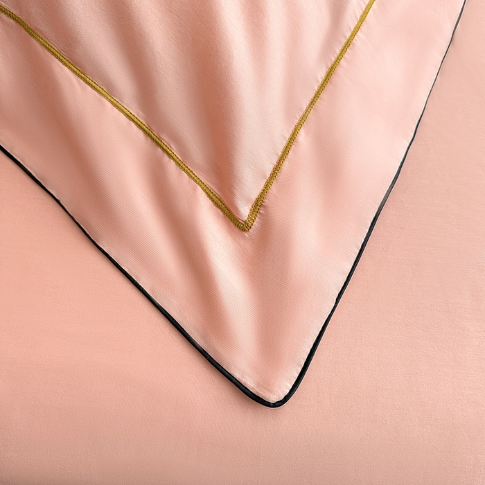 91家纺网 家纺一手货源 找家纺 宇彬家纺 2025新款直播热款13374全棉母婴级压线一字绣宽边枕套被套纯色滚边麻绳四件套贡缎新疆长绒 梦系列-玉颜粉