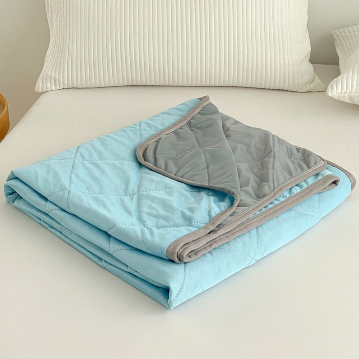 91家纺网 家纺一手货源 找家纺 富艺隆 2025新款纯色凉感丝夏被 天蓝