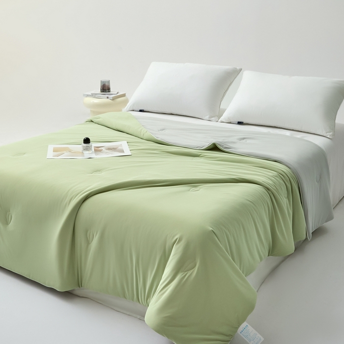 91家纺网 家纺一手货源 找家纺 欧邦 2025新款全消光冰皮凉感锦氨夏被 双拼-绿灰