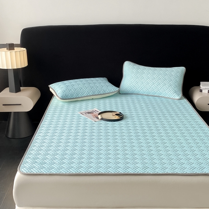 91家纺网 家纺一手货源 找家纺 欧邦 2025新款加厚纯色凉席四件套--凉席三件套 饼干花-湖蓝