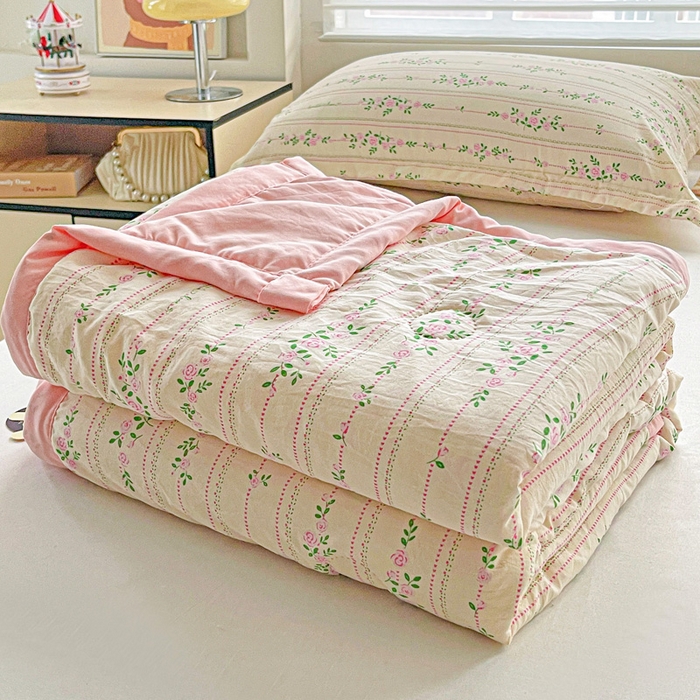 91家纺网 家纺一手货源 找家纺 富艺隆 2025新款水洗棉印花夏被 心跳回声