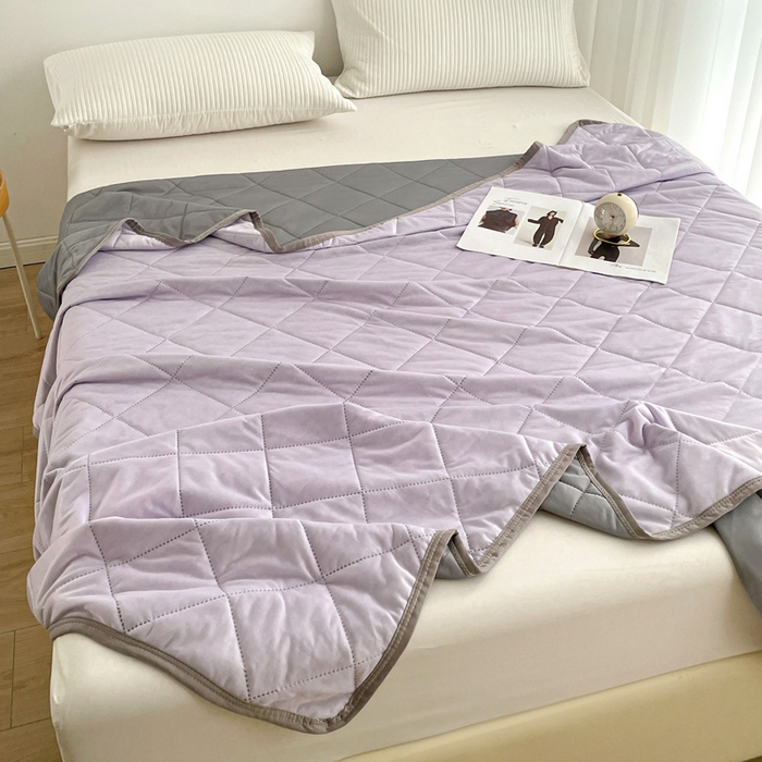 91家纺网 家纺一手货源 找家纺 富艺隆 2025新款纯色凉感丝夏被 梦幻紫