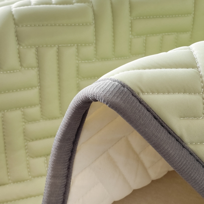 91家纺网 家纺一手货源 找家纺 欧邦 2025新款加厚纯色凉席四件套--夏被四件套 饼干花-果绿