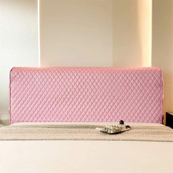 91家纺网 家纺一手货源 找家纺 情恒家纺 2025夏季款亮光布加厚双面用床头罩 樱桃粉