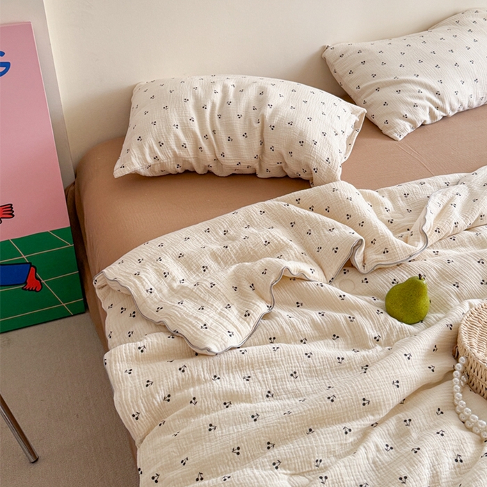 91家纺网 家纺一手货源 找家纺 萝莉家纺 2025新款软软糯糯双层皱皱纱单夏被 夏被四件套 小樱桃
