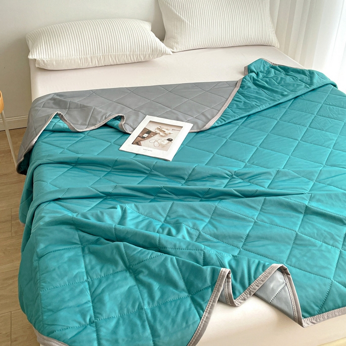 91家纺网 家纺一手货源 找家纺 富艺隆 2025新款纯色凉感丝夏被 浅墨绿