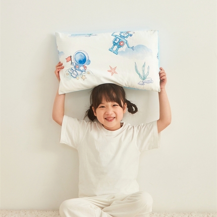 91家纺网 家纺一手货源 找家纺 艾佳宝贝 2025新款A类全棉纯棉儿童单枕套多尺寸可拆式枕头 太空飞行
