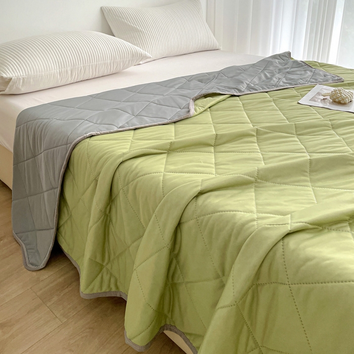 91家纺网 家纺一手货源 找家纺 富艺隆 2025新款纯色凉感丝夏被 黄绿