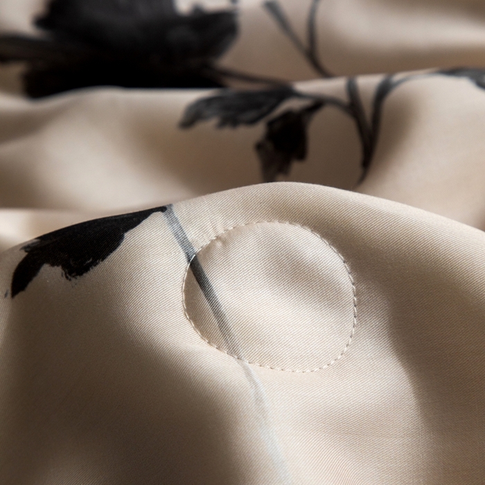 91家纺网 家纺一手货源 找家纺 金喜 2025新款天丝夏被夏凉被薄被子套件数码印花夏被四件套 郁静墨花