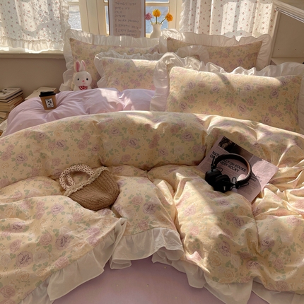 91家纺网 家纺一手货源 找家纺 桃喜2025新款全棉纯棉碎花花边款13070四件套 系列一 浪漫花语花边款