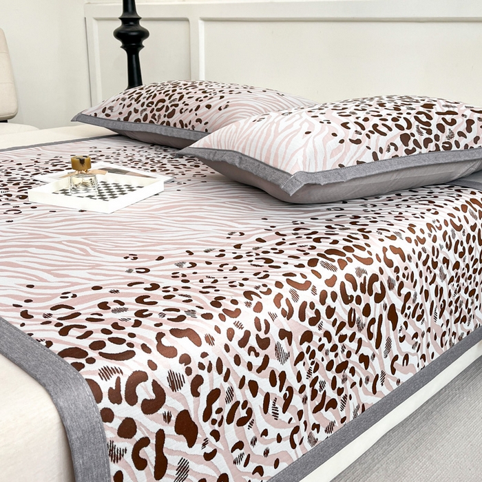 91家纺网 家纺一手货源 找家纺 子曰 2025新款高定版A类PE聚乙烯凉感凉席提花凉席床笠 魅野-粉【平铺款】