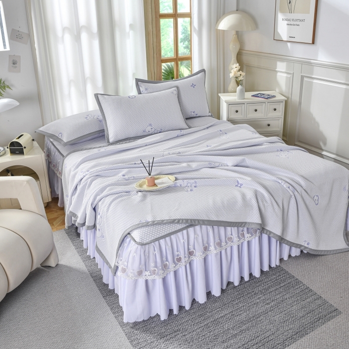 91家纺网 家纺一手货源 找家纺 品乐家纺  2025新款床裙款提花冰豆豆套件凉席席子 浅紫