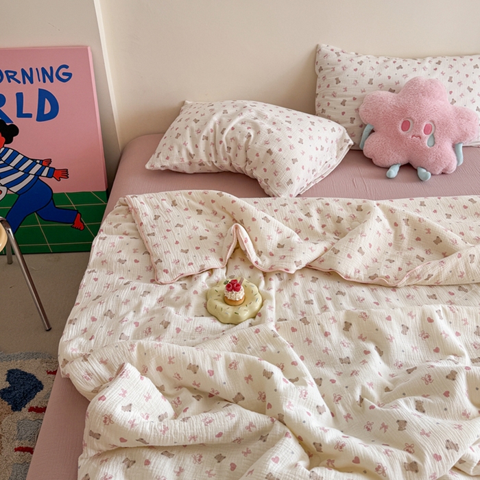91家纺网 家纺一手货源 找家纺 萝莉家纺 2025新款软软糯糯双层皱皱纱单夏被 夏被四件套 蝴蝶结熊