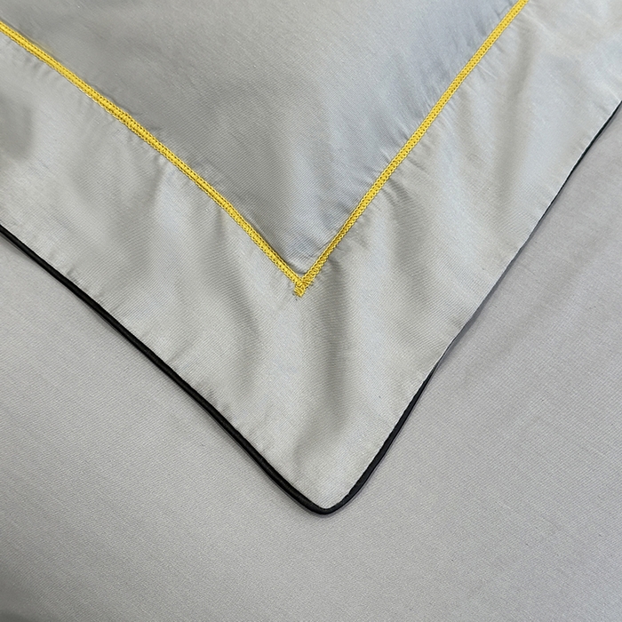 91家纺网 家纺一手货源 找家纺 宇彬家纺 2025新款直播热款13374全棉母婴级压线一字绣宽边枕套被套纯色滚边麻绳四件套贡缎新疆长绒 梦系列-绅士灰