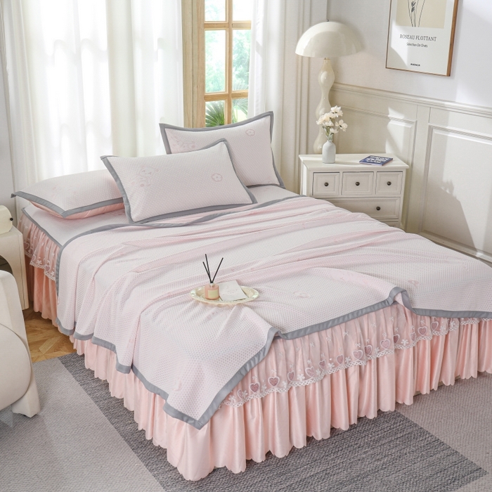 91家纺网 家纺一手货源 找家纺 品乐家纺  2025新款床裙款提花冰豆豆套件凉席席子 粉色
