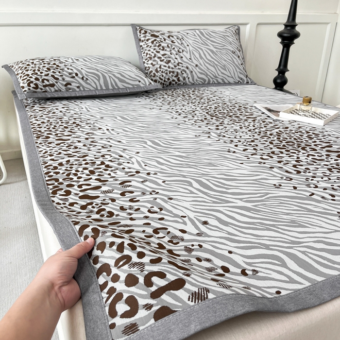 91家纺网 家纺一手货源 找家纺 子曰 2025新款高定版A类PE聚乙烯凉感凉席提花凉席床笠 魅野-灰【平铺款】