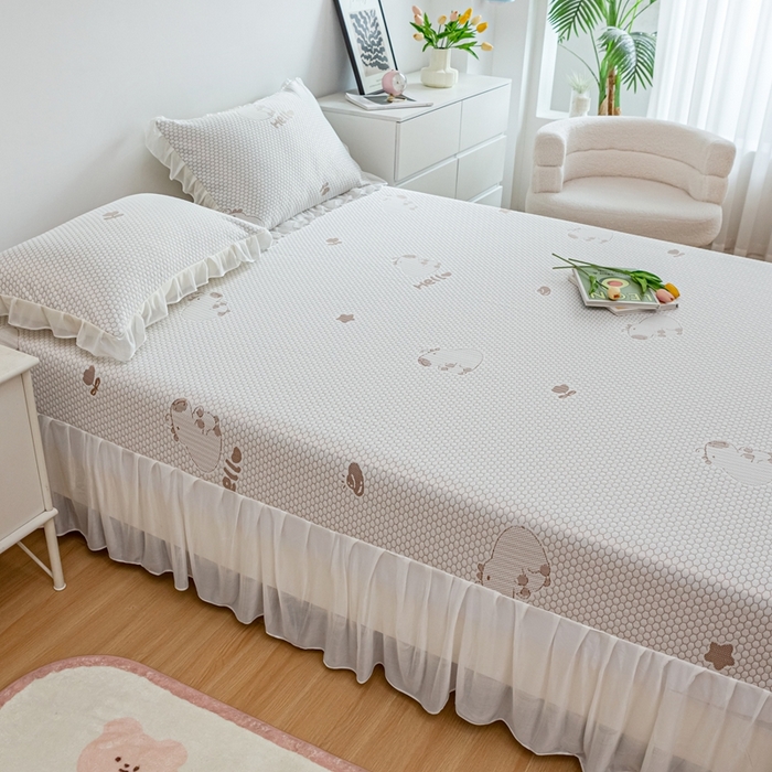 91家纺网 家纺一手货源 找家纺 春寻家纺 2025新款凉豆豆冰丝凉席席子-床裙款 卡皮巴拉-咖