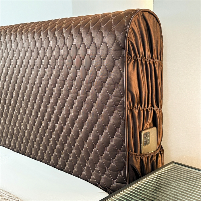 91家纺网 家纺一手货源 找家纺 情恒家纺 2025夏季款亮光布加厚双面用床头罩 深棕咖