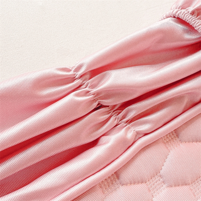 91家纺网 家纺一手货源 找家纺 情恒家纺 2025夏季款亮光布加厚双面用床头罩 樱桃粉