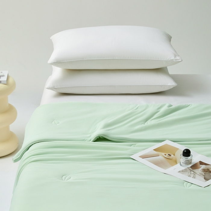 91家纺网 家纺一手货源 找家纺 欧邦 2025新款全消光冰皮凉感锦氨夏被 抹茶绿