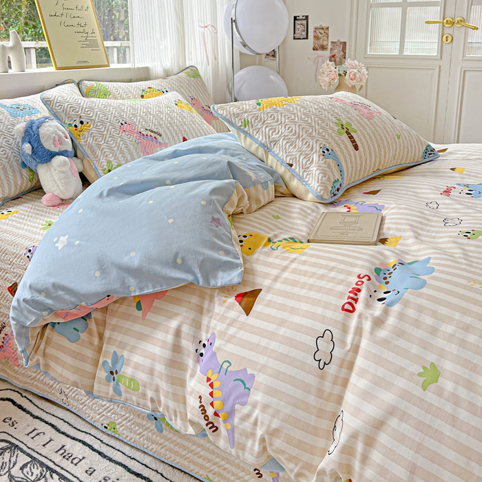 91家纺网 家纺一手货源 找家纺 羽爱家纺 2025新款A类双面全棉印花床盖套件 动漫恐龙