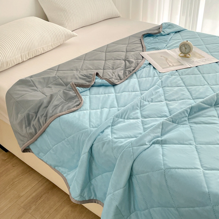 91家纺网 家纺一手货源 找家纺 富艺隆 2025新款纯色凉感丝夏被 天蓝