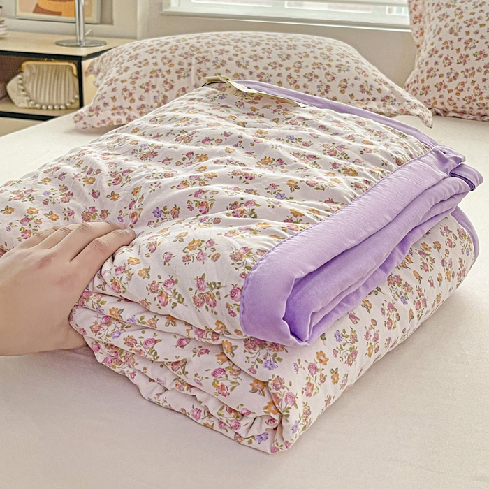 91家纺网 家纺一手货源 找家纺 富艺隆 2025新款水洗棉印花夏被 久期诗华紫