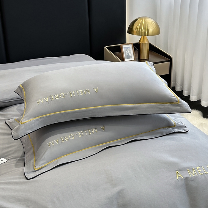 91家纺网 家纺一手货源 找家纺 宇彬家纺 2025新款直播热款13374全棉母婴级压线一字绣宽边枕套被套纯色滚边麻绳四件套贡缎新疆长绒 梦系列-绅士灰