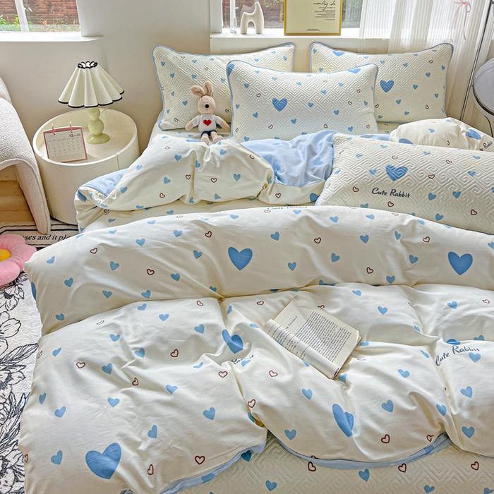 91家纺网 家纺一手货源 找家纺 羽爱家纺 2025新款A类双面全棉印花床盖套件 心相印