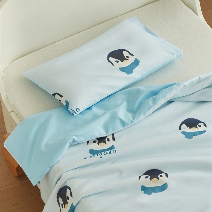 91家纺网 家纺一手货源 找家纺 艾佳宝贝 2025新款A类全棉纯棉儿童单枕套多尺寸可拆式枕头 乖萌小企鹅