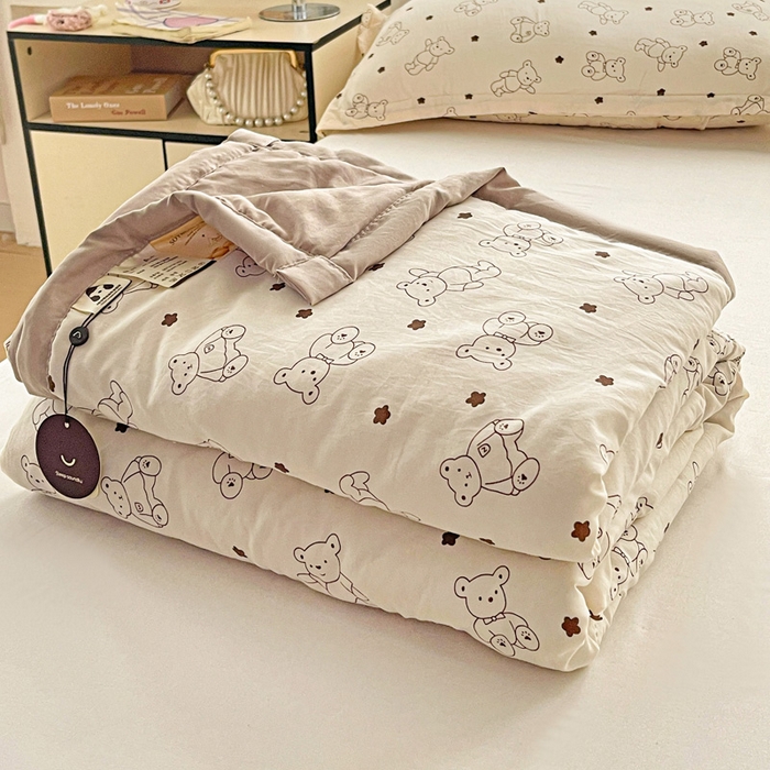 91家纺网 家纺一手货源 找家纺 富艺隆 2025新款水洗棉印花夏被 小熊院长