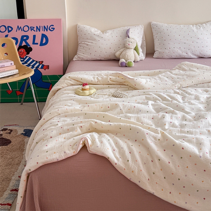 91家纺网 家纺一手货源 找家纺 萝莉家纺 2025新款软软糯糯双层皱皱纱单夏被 夏被四件套 心心相印