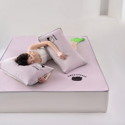 91家纺网 家纺一手货源 找家纺 格真 2025新款A类凉感丝豆豆席 丁香紫