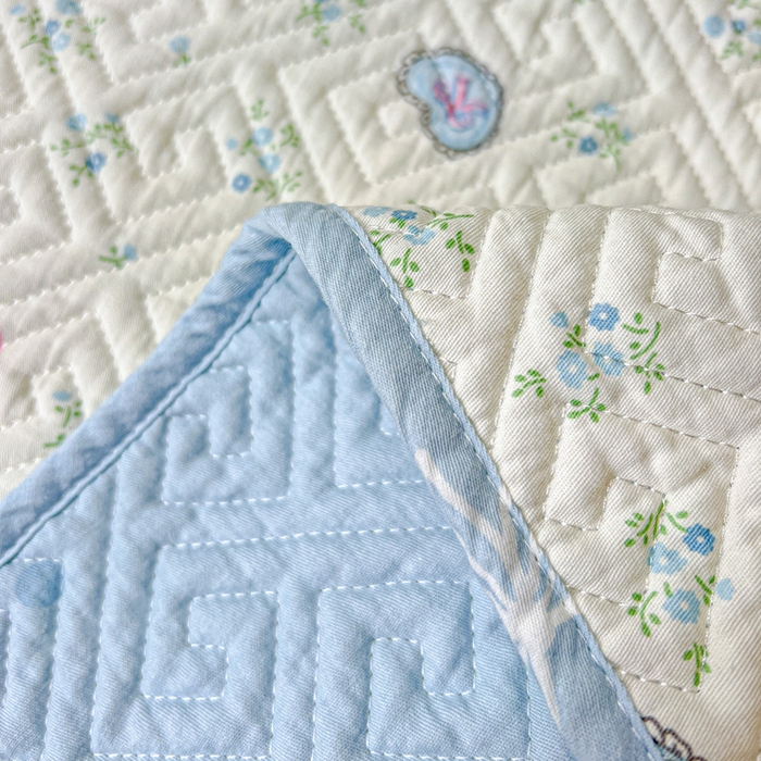 91家纺网 家纺一手货源 找家纺 羽爱家纺 2025新款A类双面全棉印花床盖套件 兔子乐园