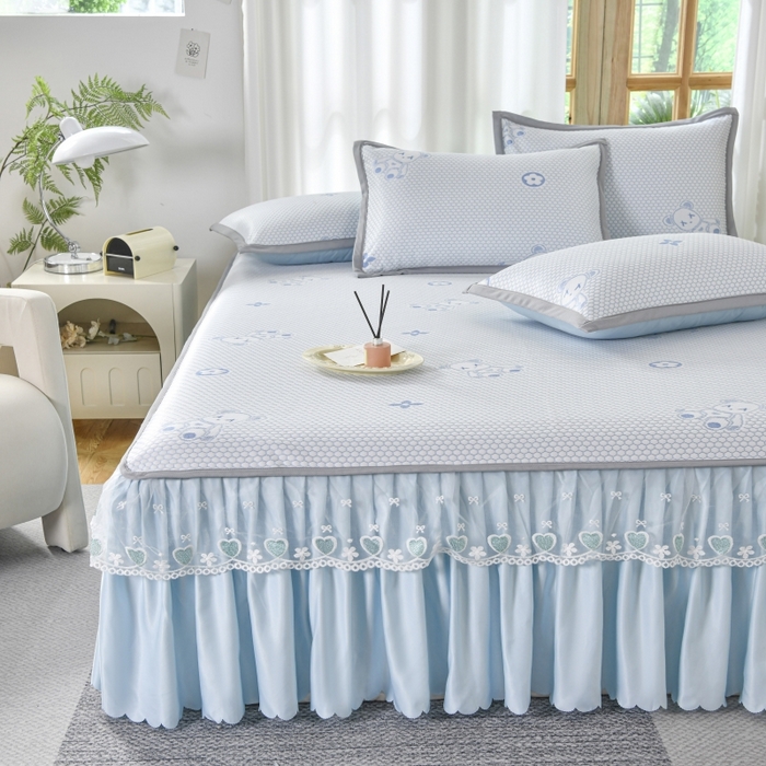 91家纺网 家纺一手货源 找家纺 品乐家纺  2025新款床裙款提花冰豆豆套件凉席席子 蓝色