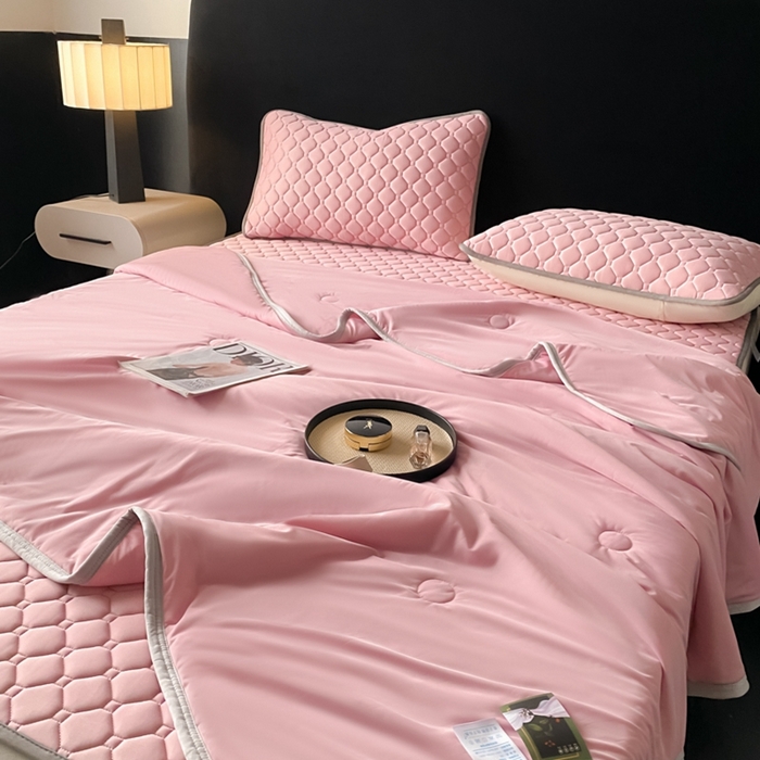 91家纺网 家纺一手货源 找家纺 欧邦 2025新款加厚纯色凉席四件套--夏被四件套 方格-豆粉