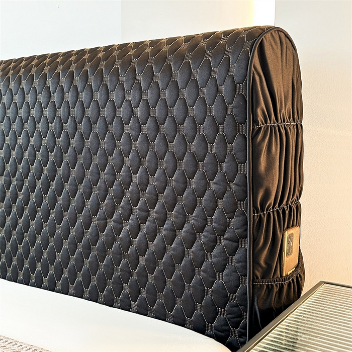 91家纺网 家纺一手货源 找家纺 情恒家纺 2025夏季款亮光布加厚双面用床头罩 静谧黑