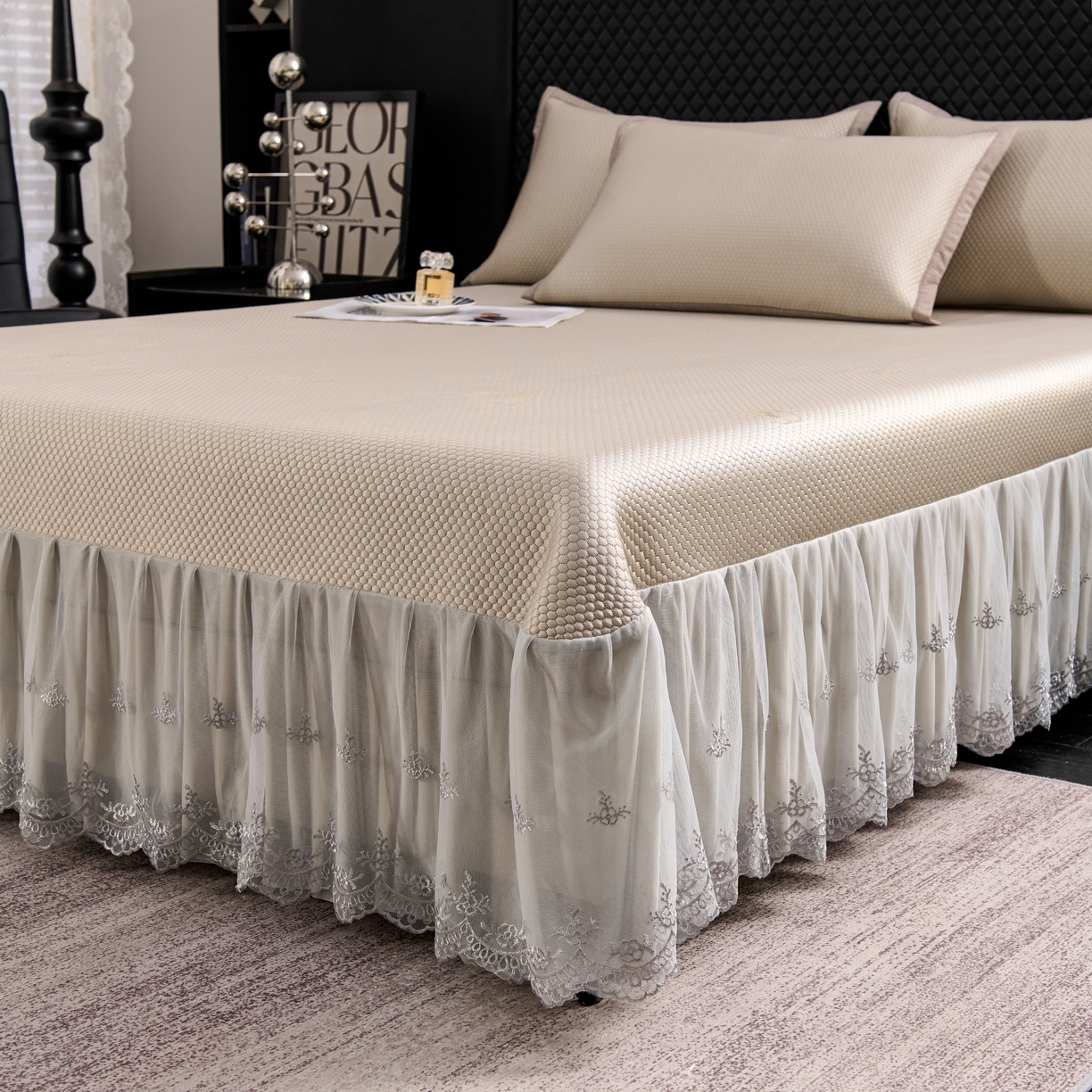 91家纺网 家纺一手货源 找家纺 青雅席业 2025年新款凉感因子母婴级凉感丝豆豆席床裙款 床裙香奈儿-香槟