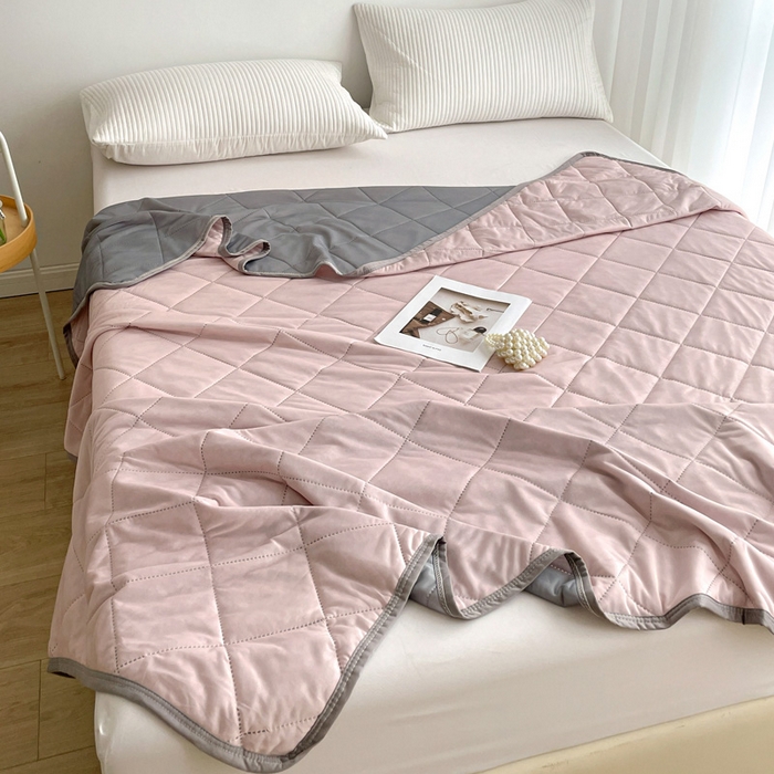 91家纺网 家纺一手货源 找家纺 富艺隆 2025新款纯色凉感丝夏被 玉粉