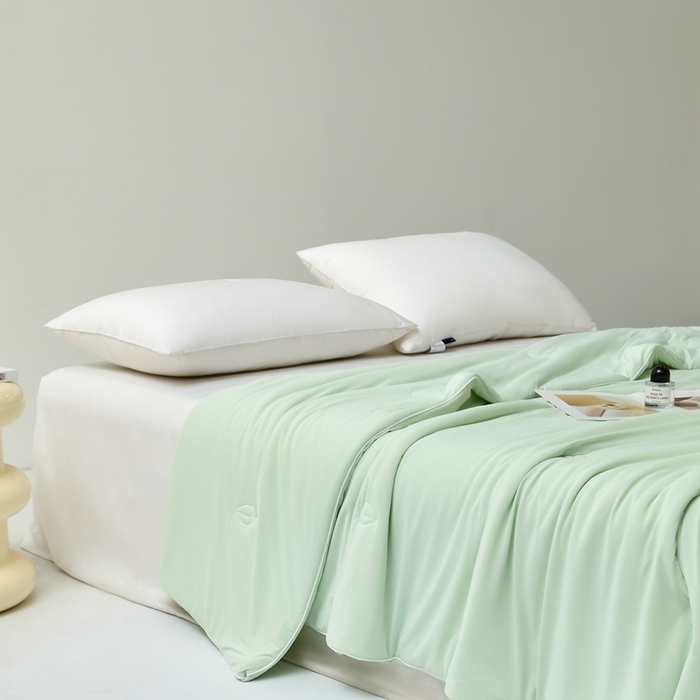 91家纺网 家纺一手货源 找家纺 欧邦 2025新款全消光冰皮凉感锦氨夏被 抹茶绿