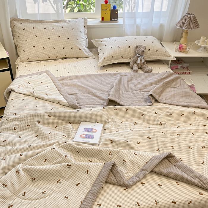 91家纺网 家纺一手货源 找家纺 菲梵家纺 2025春夏新品A类全棉喷气印花夏被 被子被芯 樱姿