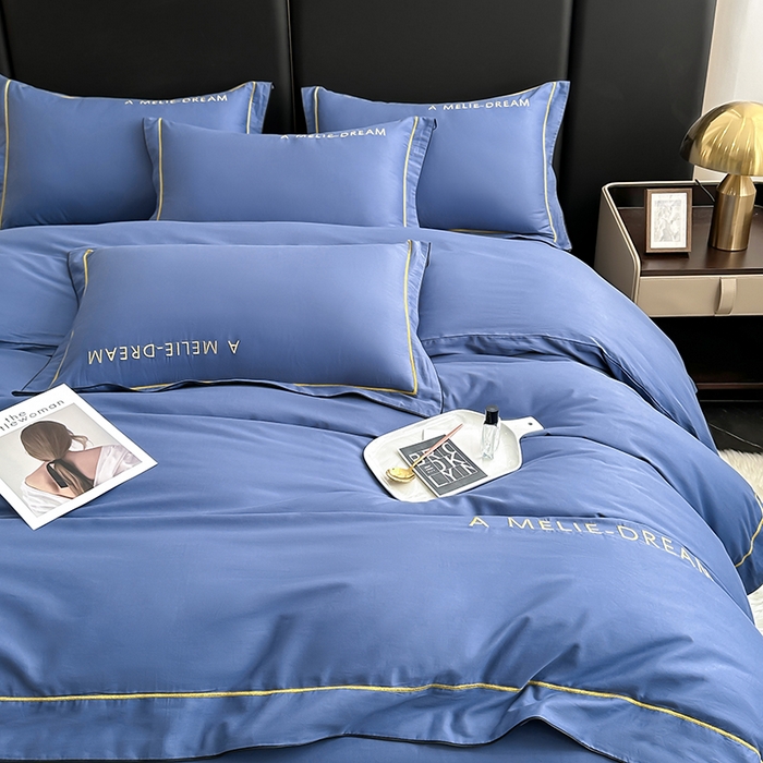 91家纺网 家纺一手货源 找家纺 宇彬家纺 2025新款直播热款13374全棉母婴级压线一字绣宽边枕套被套纯色滚边麻绳四件套贡缎新疆长绒 梦系列-宾利蓝