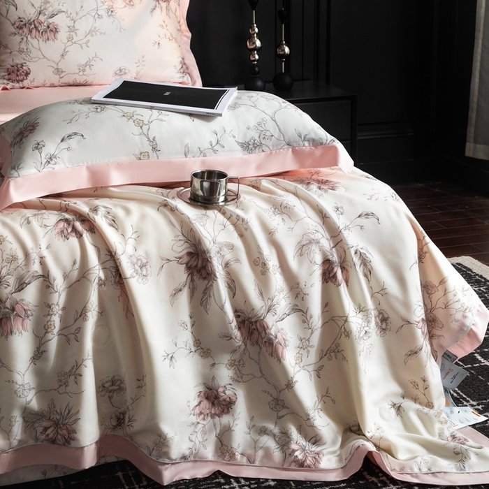 91家纺网 家纺一手货源 找家纺 金喜 2025新款天丝夏被夏凉被薄被子套件数码印花夏被四件套 陌言盛夏