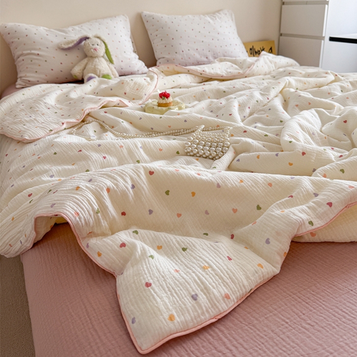91家纺网 家纺一手货源 找家纺 萝莉家纺 2025新款软软糯糯双层皱皱纱单夏被 夏被四件套 心心相印