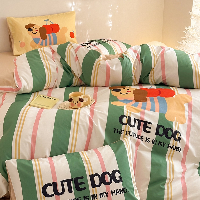 91家纺网 家纺一手货源 找家纺 2025新款全棉大版卡通数码印花纯棉四件套 可爱小狗（绿）